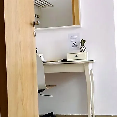 Hotel Executive And Play