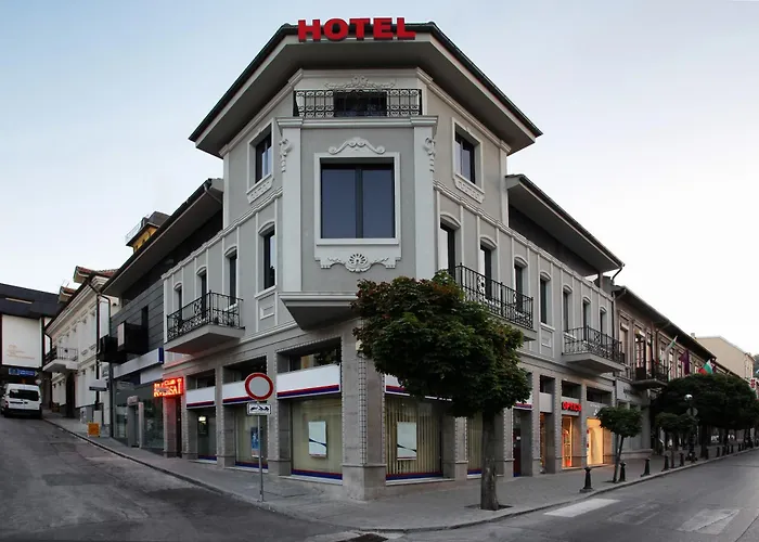 Отель Executive And Play