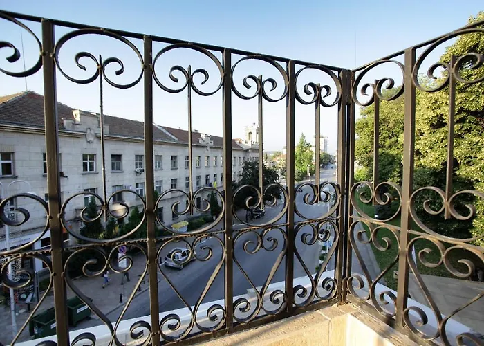 Executive And Play 3*