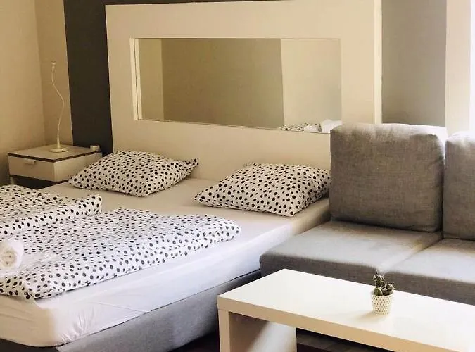 Executive And Play Отель